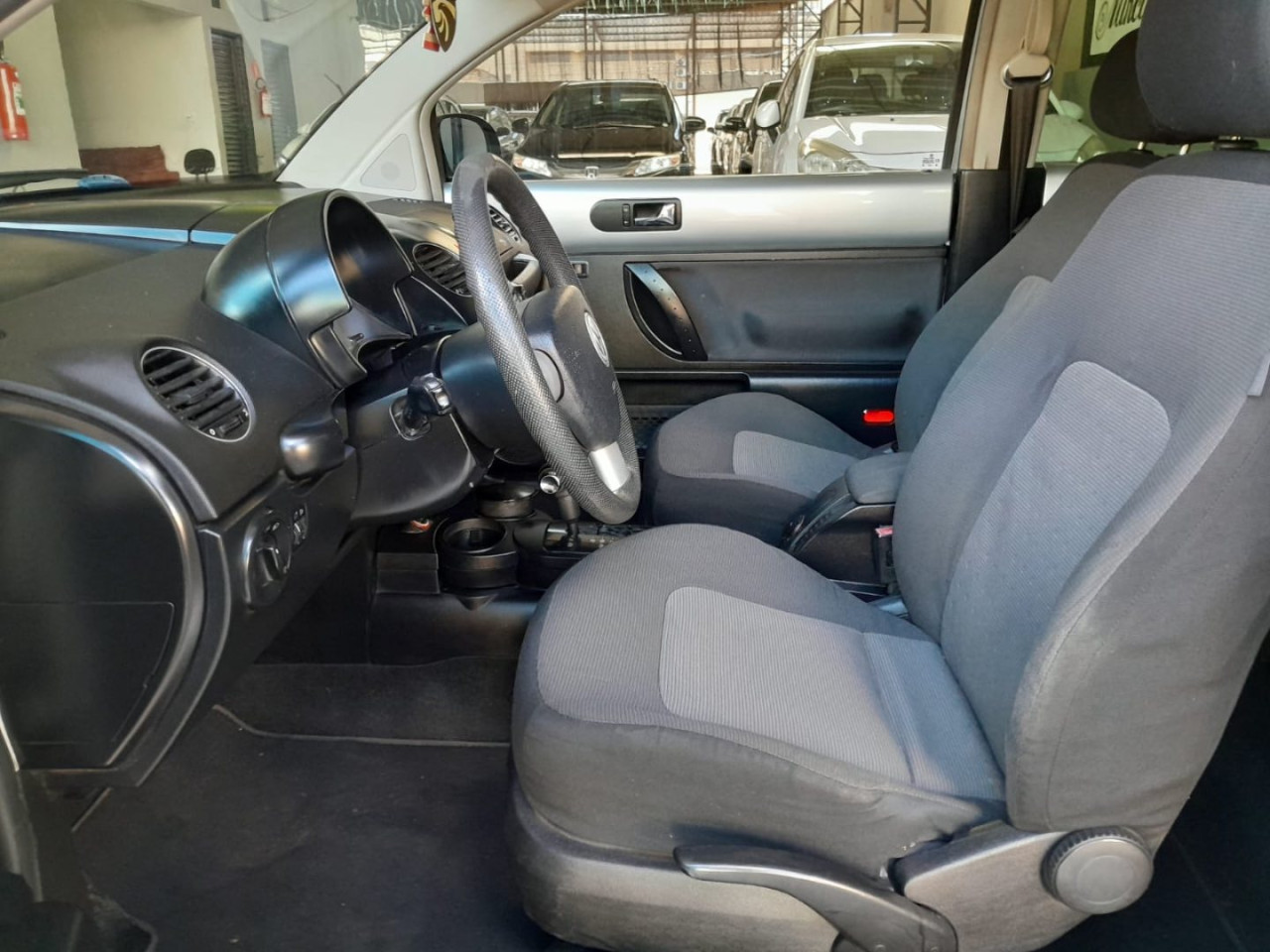 VOLKSWAGEN New Beetle 2.0 MI