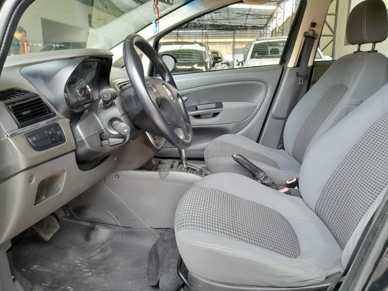 FIAT Punto 1.8 16V 4P  ESSENCE FLEX