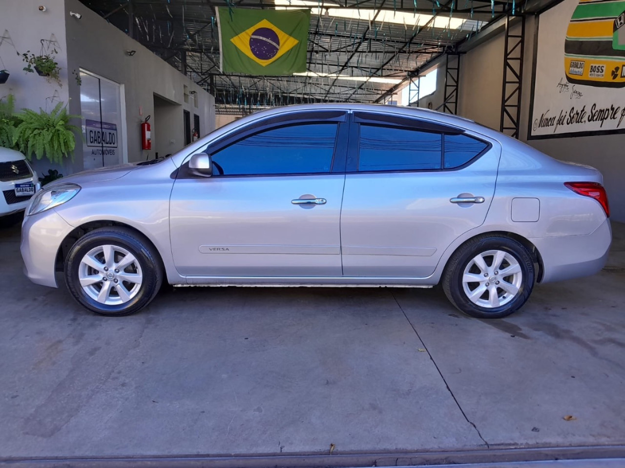 Versa Sedan 1.6 16V 4P FLEX SL
