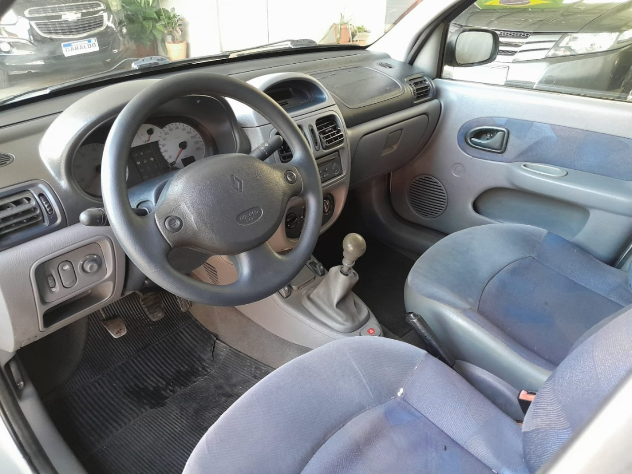 Clio Sedan 1.0 16V 4P RT