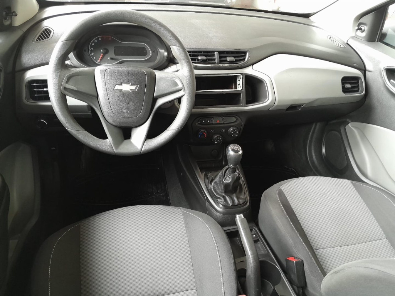 CHEVROLET Onix Hatch 1.0 4P FLEX JOY