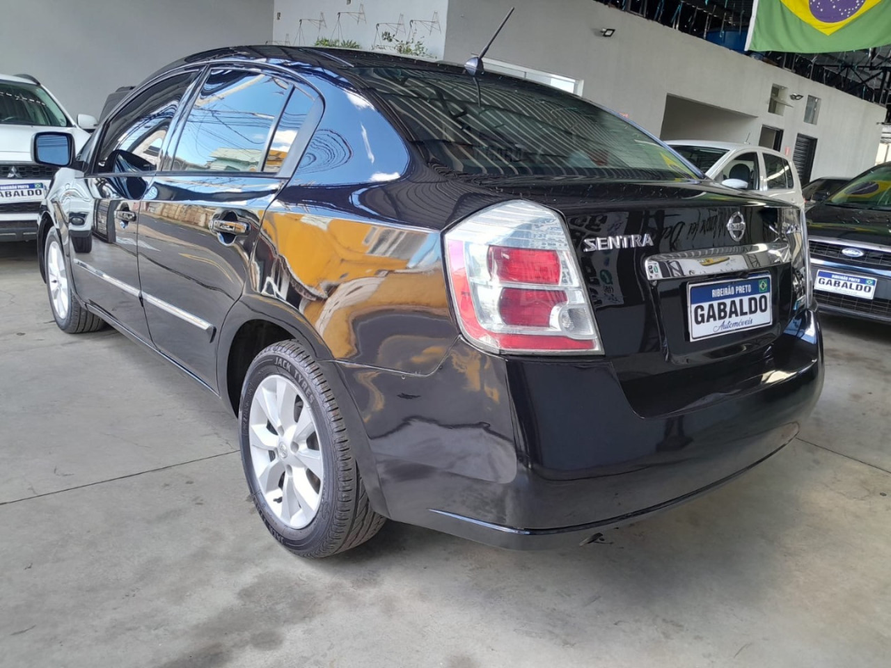 Sentra 2.0 16V 4P SL