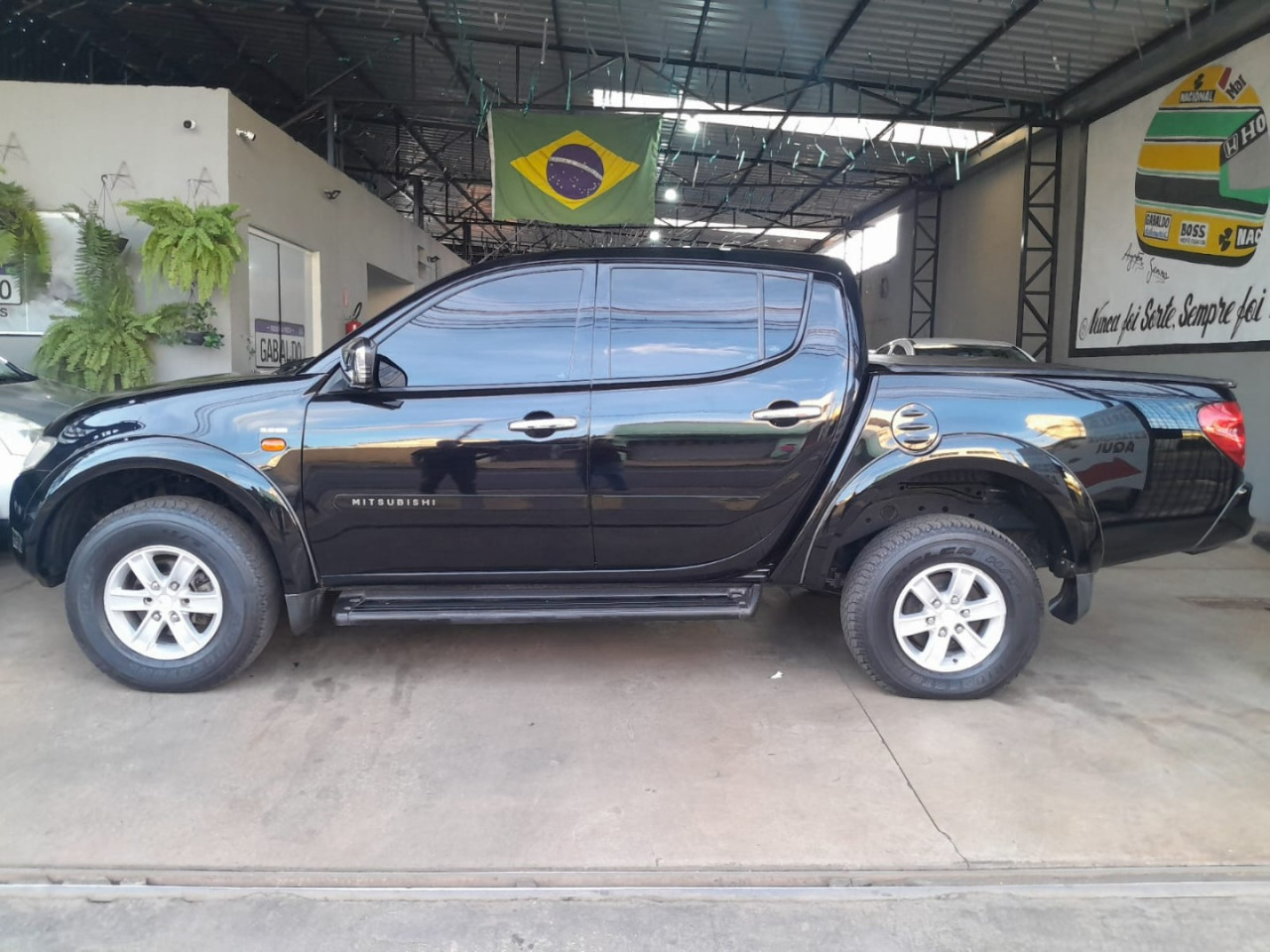 MITSUBISHI L 200 3.5 24V FLEX HPE 4X4  CABINE DUPLA AUTOMÁTICO