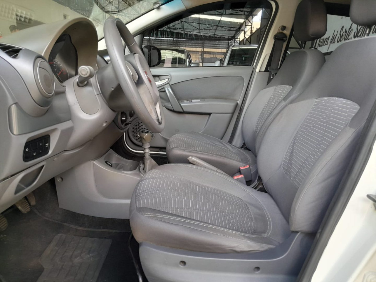 FIAT Palio 1.0 4P FLEX ATTRACTIVE