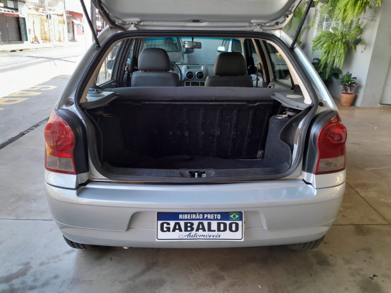 VOLKSWAGEN Gol 1.0 4P G4 FLEX