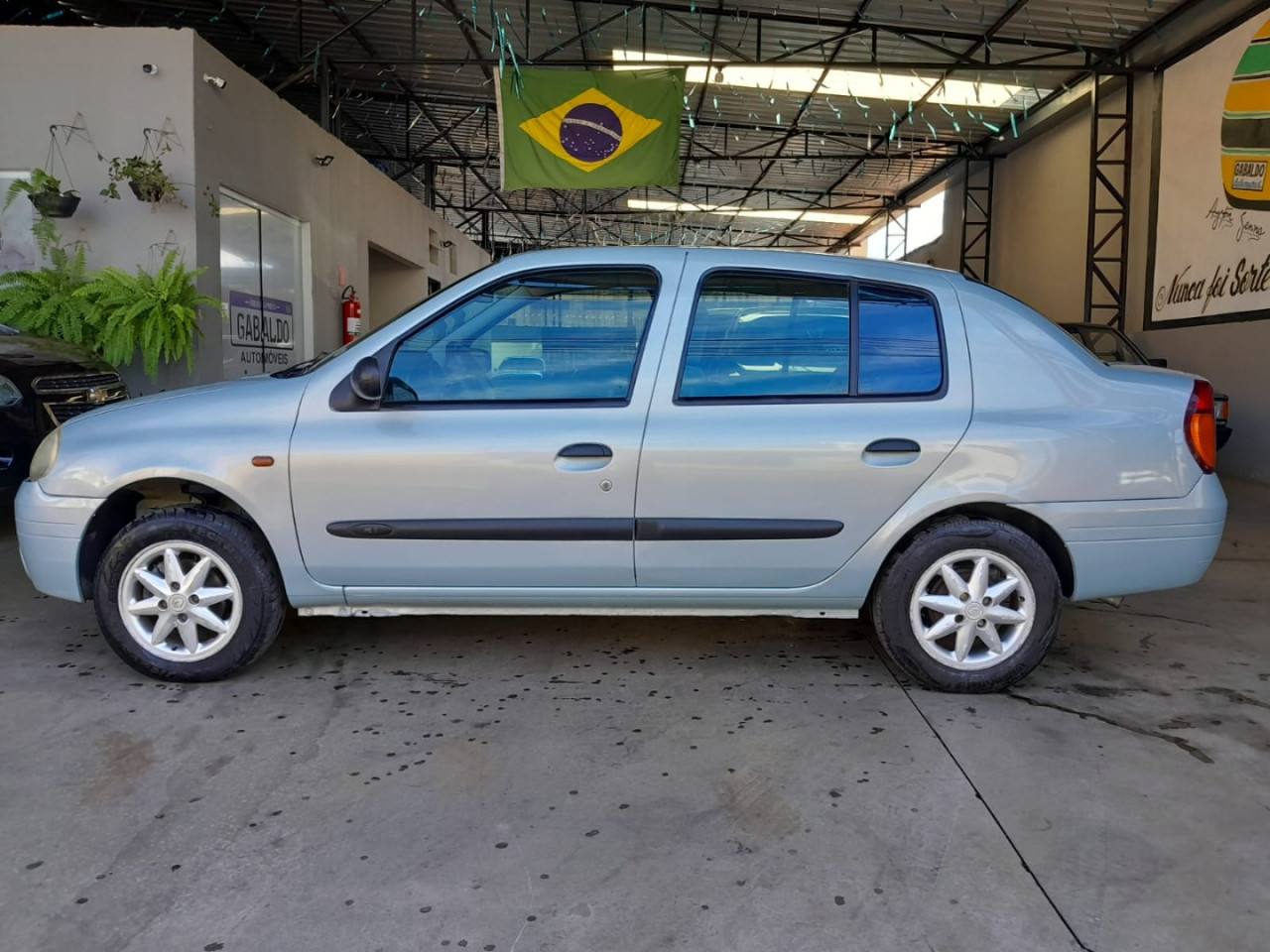 Clio Sedan 1.0 16V 4P RT