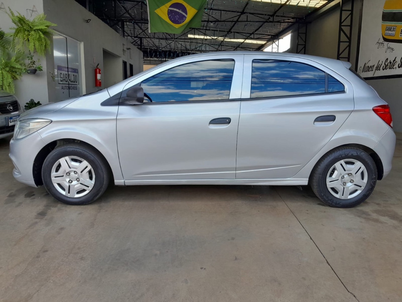 CHEVROLET Onix Hatch 1.0 4P FLEX JOY
