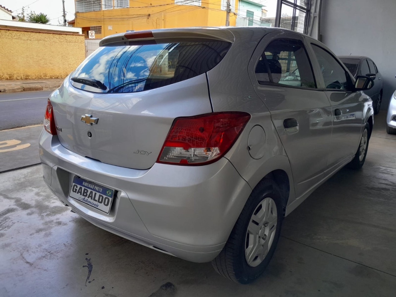 CHEVROLET Onix Hatch 1.0 4P FLEX JOY