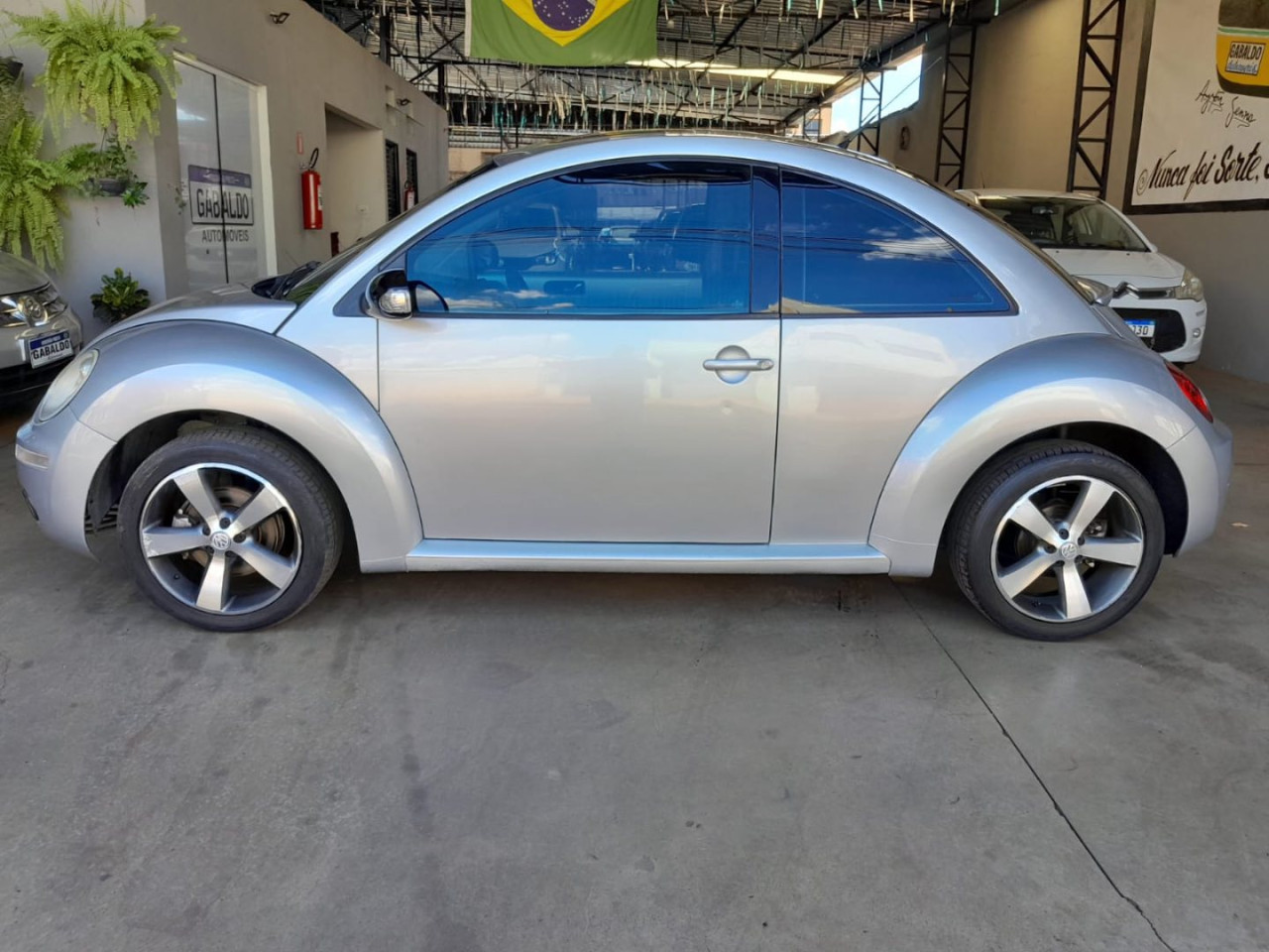 VOLKSWAGEN New Beetle 2.0 MI