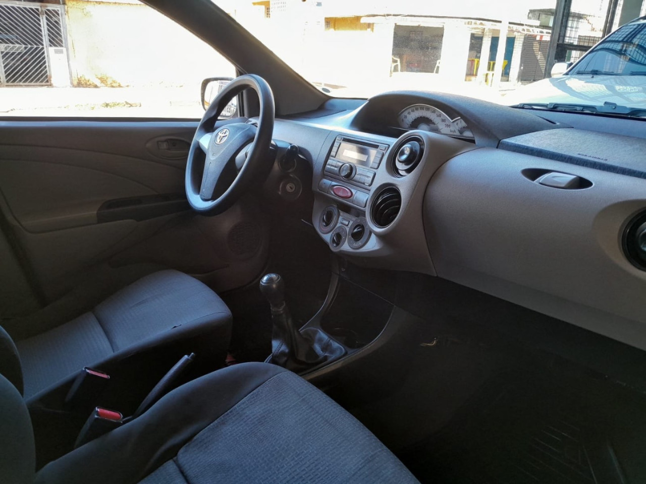 Etios Sedan 1.5 16V 4P FLEX XS