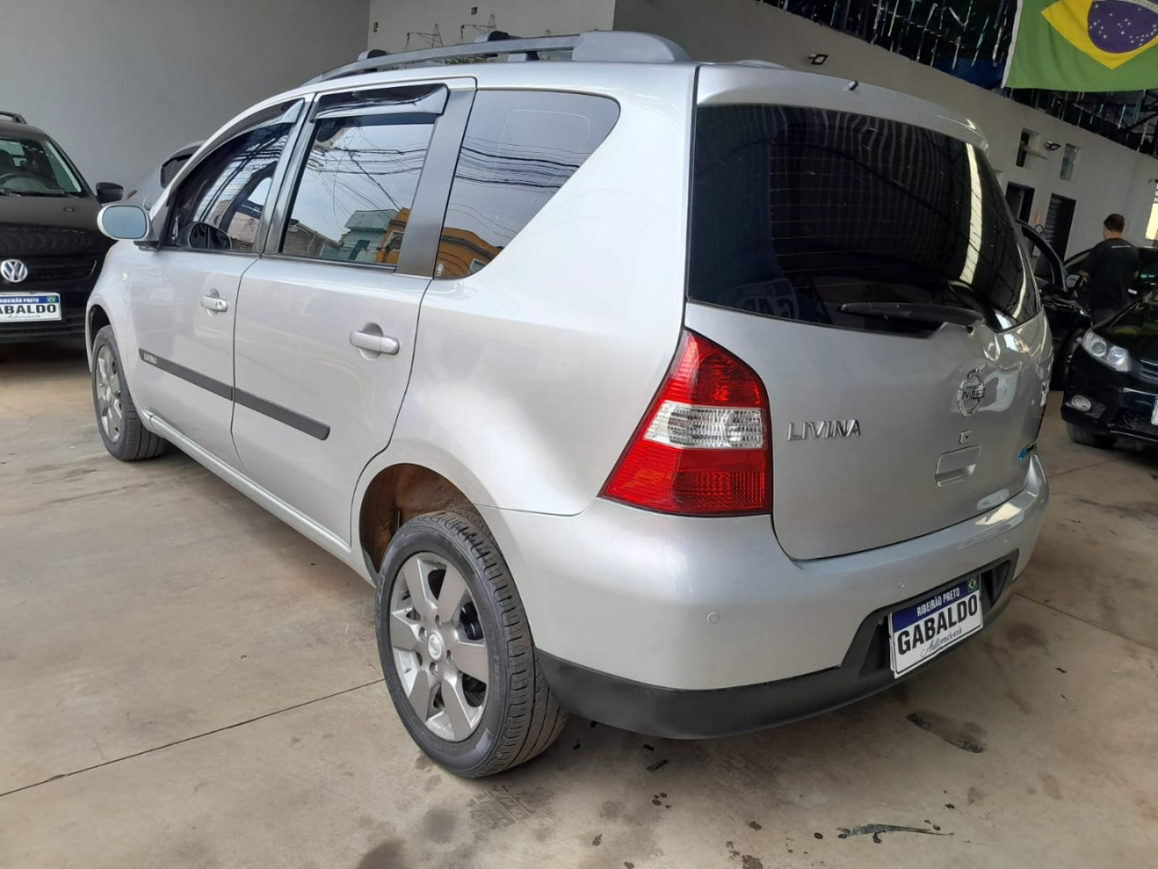 NISSAN Livina 1.8 16V SL 4P FLEX
