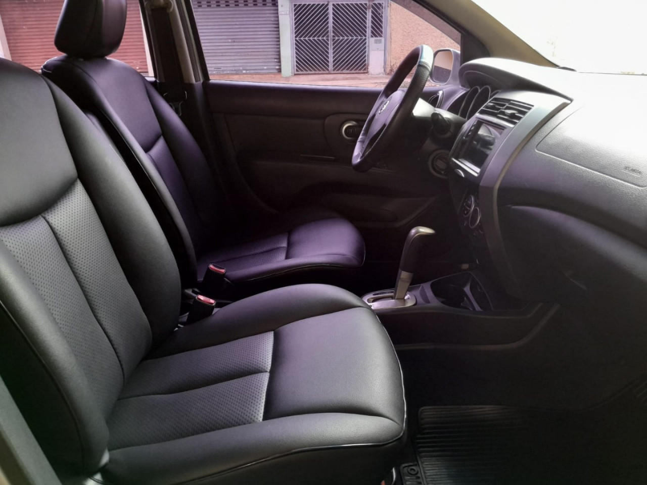 NISSAN Livina 1.8 16V SL 4P FLEX