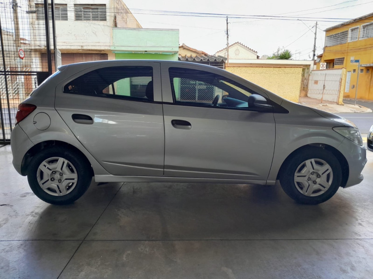 CHEVROLET Onix Hatch 1.0 4P FLEX JOY