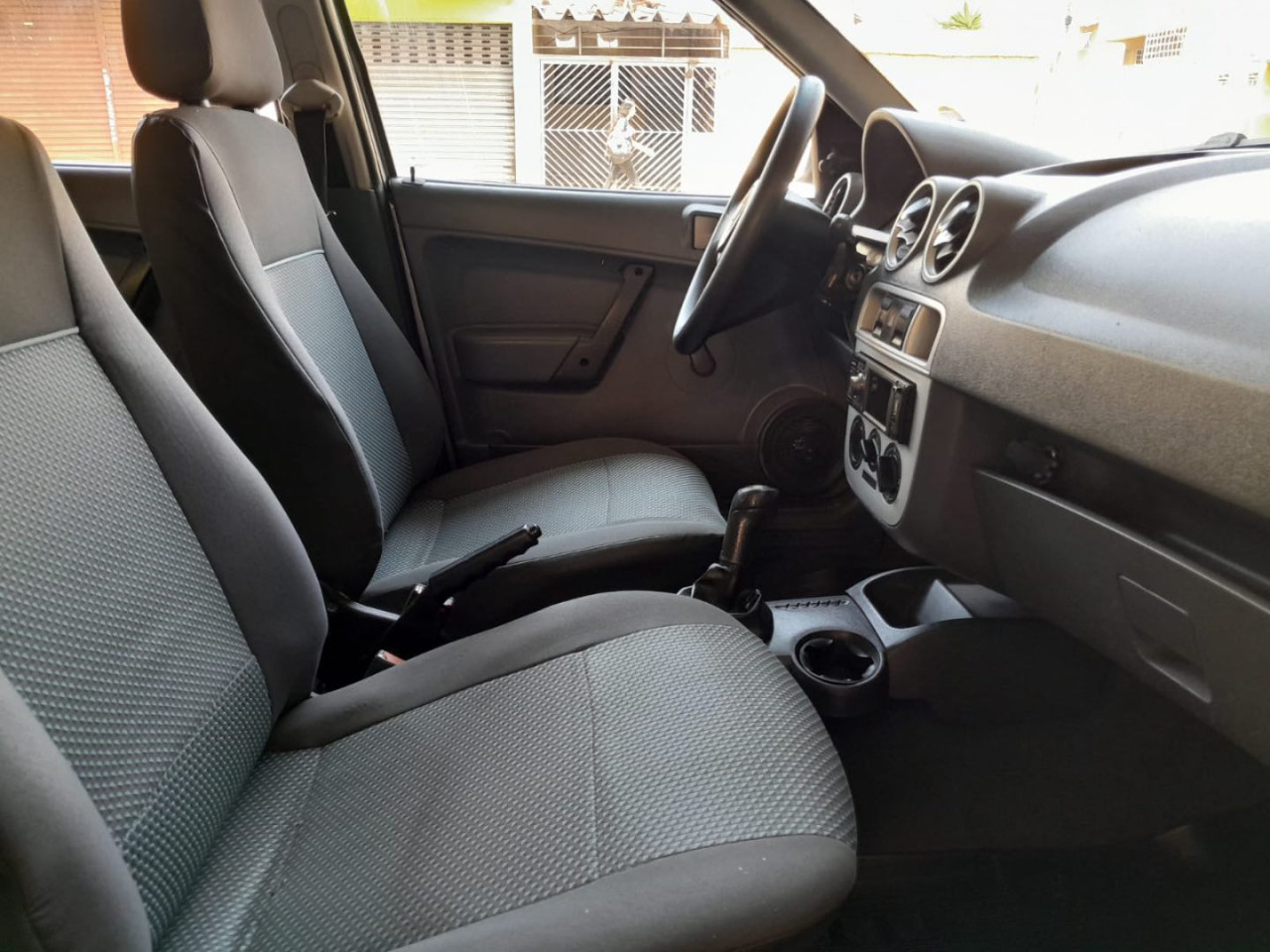 VOLKSWAGEN Gol 1.0 4P G4 FLEX