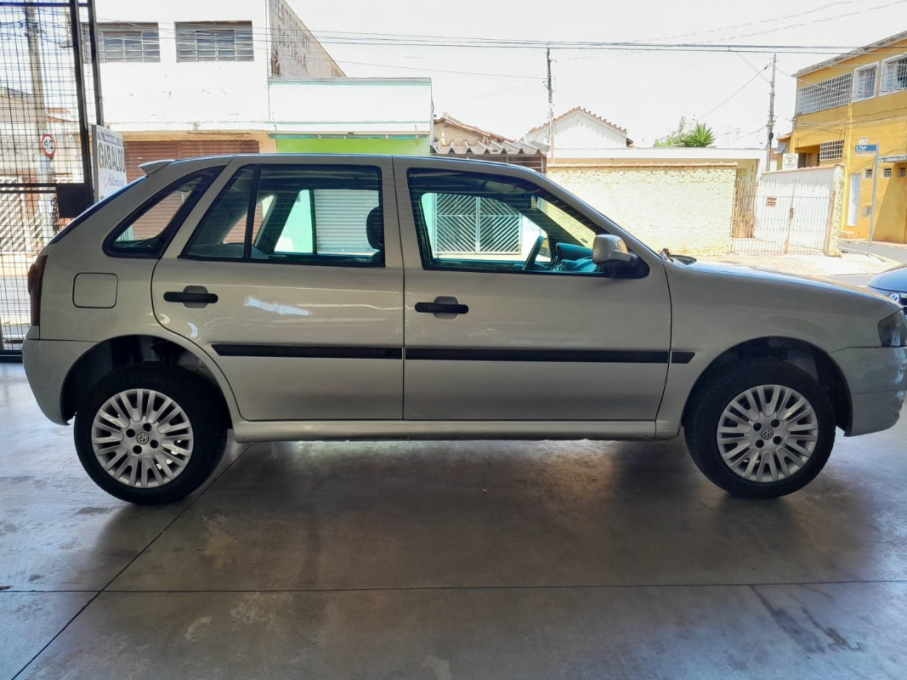 VOLKSWAGEN Gol 1.0 4P G4 FLEX