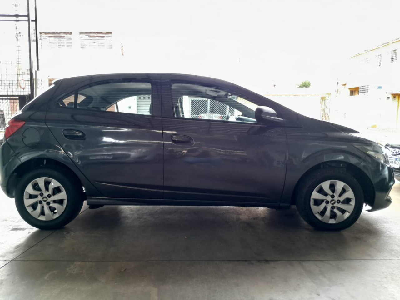 CHEVROLET Onix Hatch 1.0 4P FLEX JOY