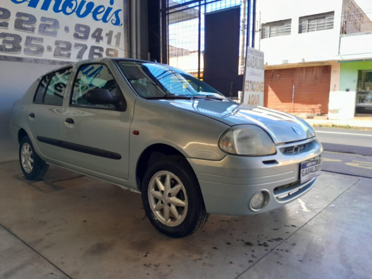 Clio Sedan 1.0 16V 4P RT