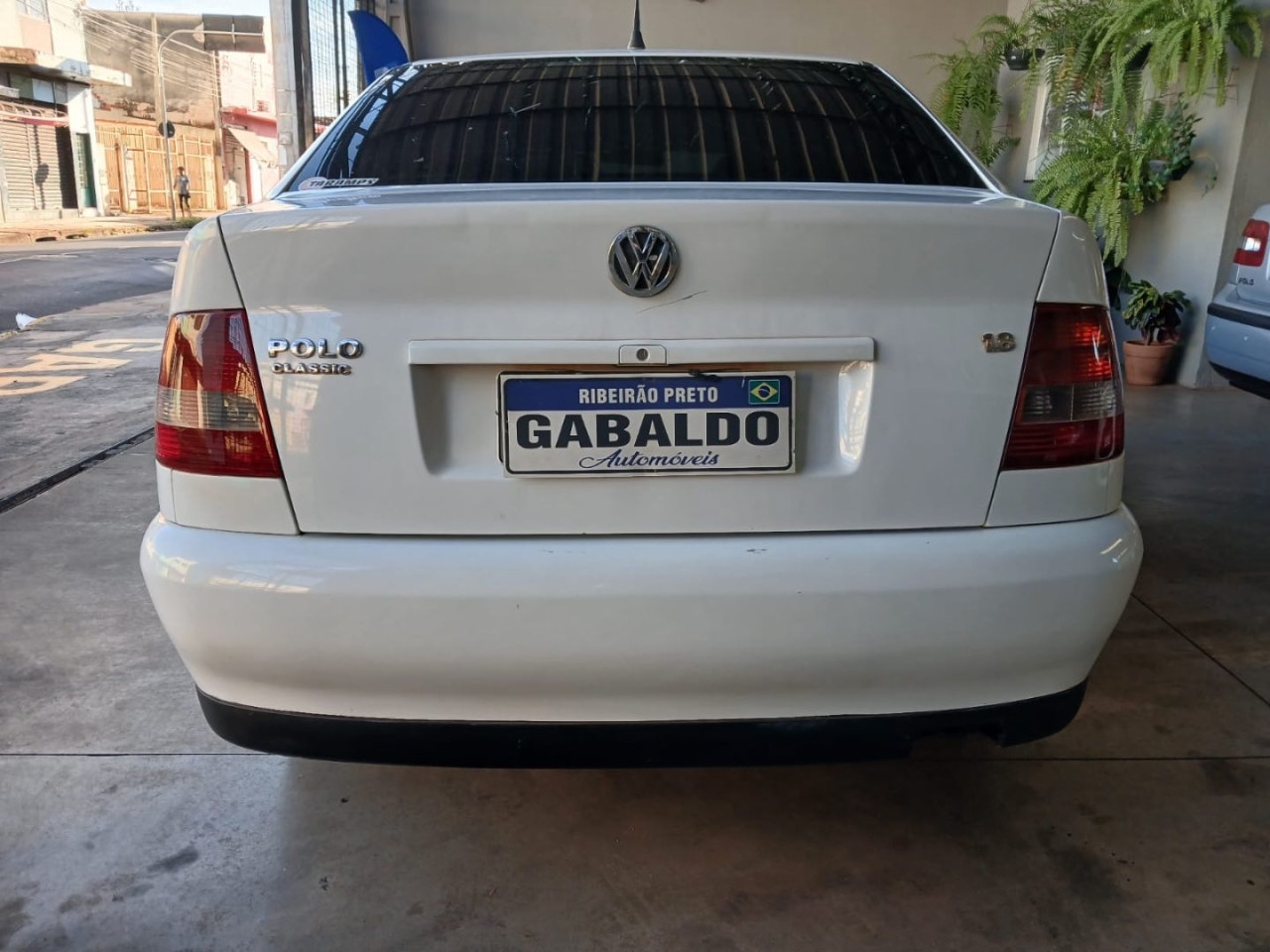 VOLKSWAGEN Polo Sedan 1.8 MI 4P CLASSIC