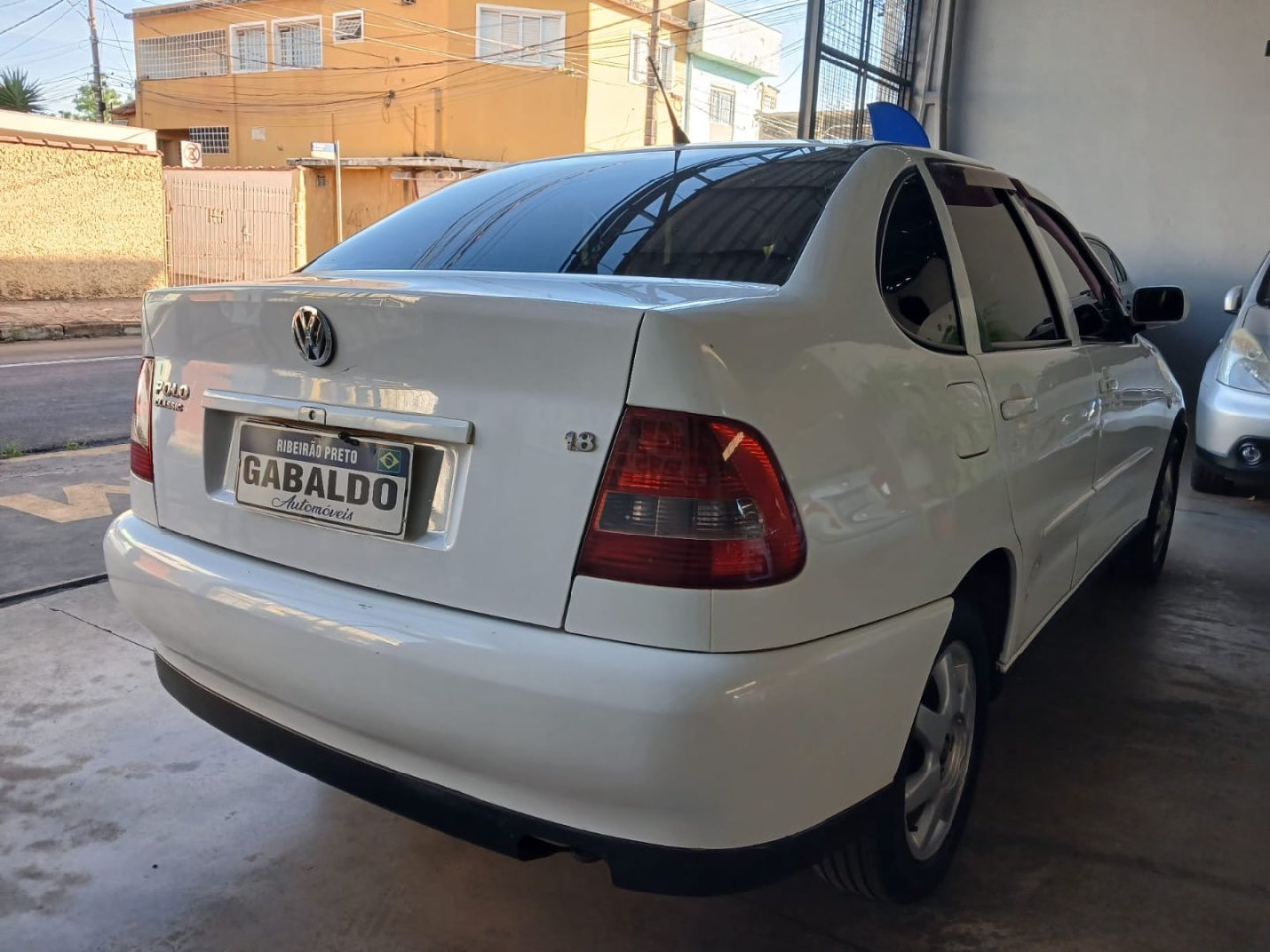 VOLKSWAGEN Polo Sedan 1.8 MI 4P CLASSIC