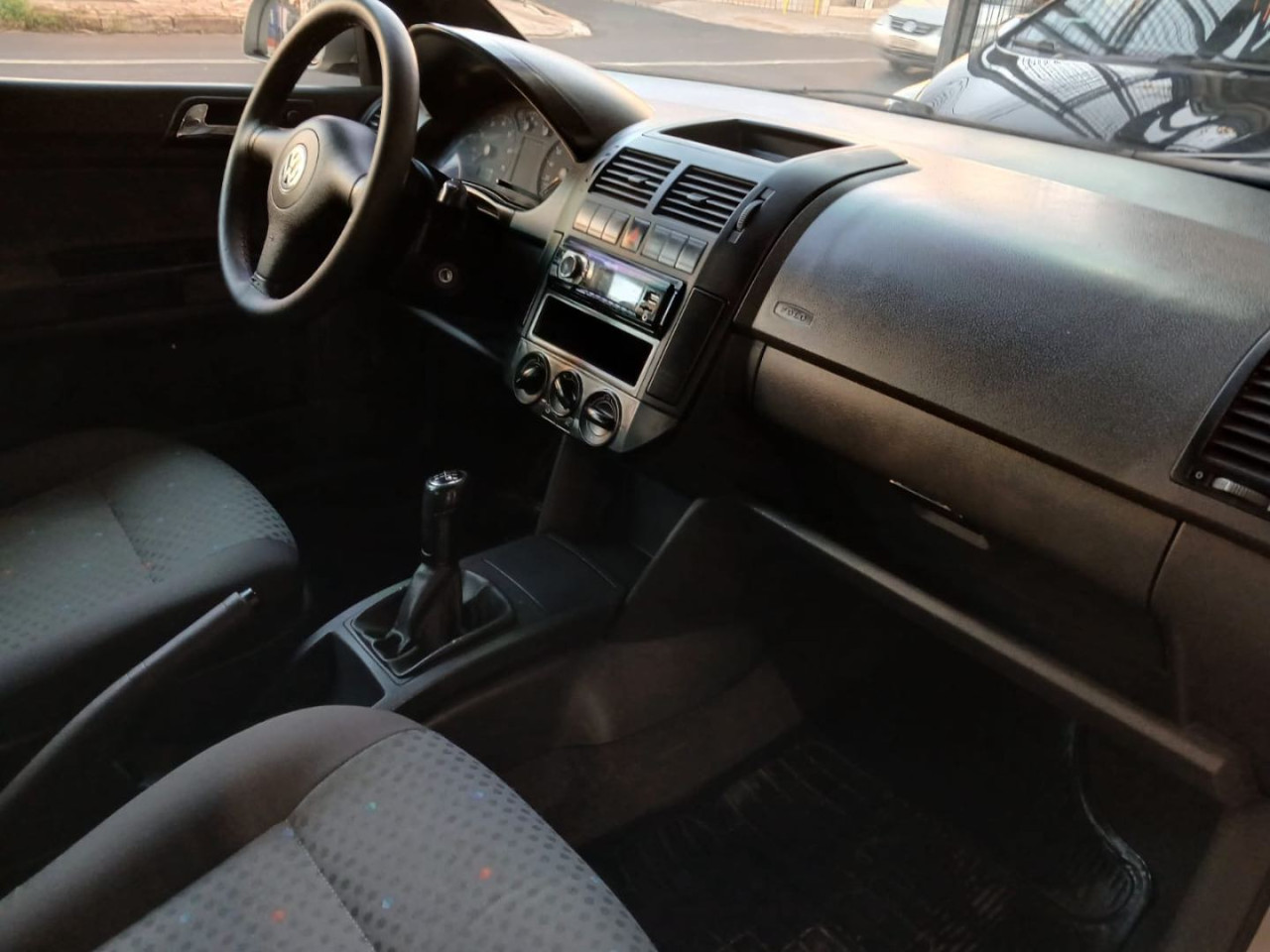 VOLKSWAGEN Polo Sedan 1.6 4P FLEX