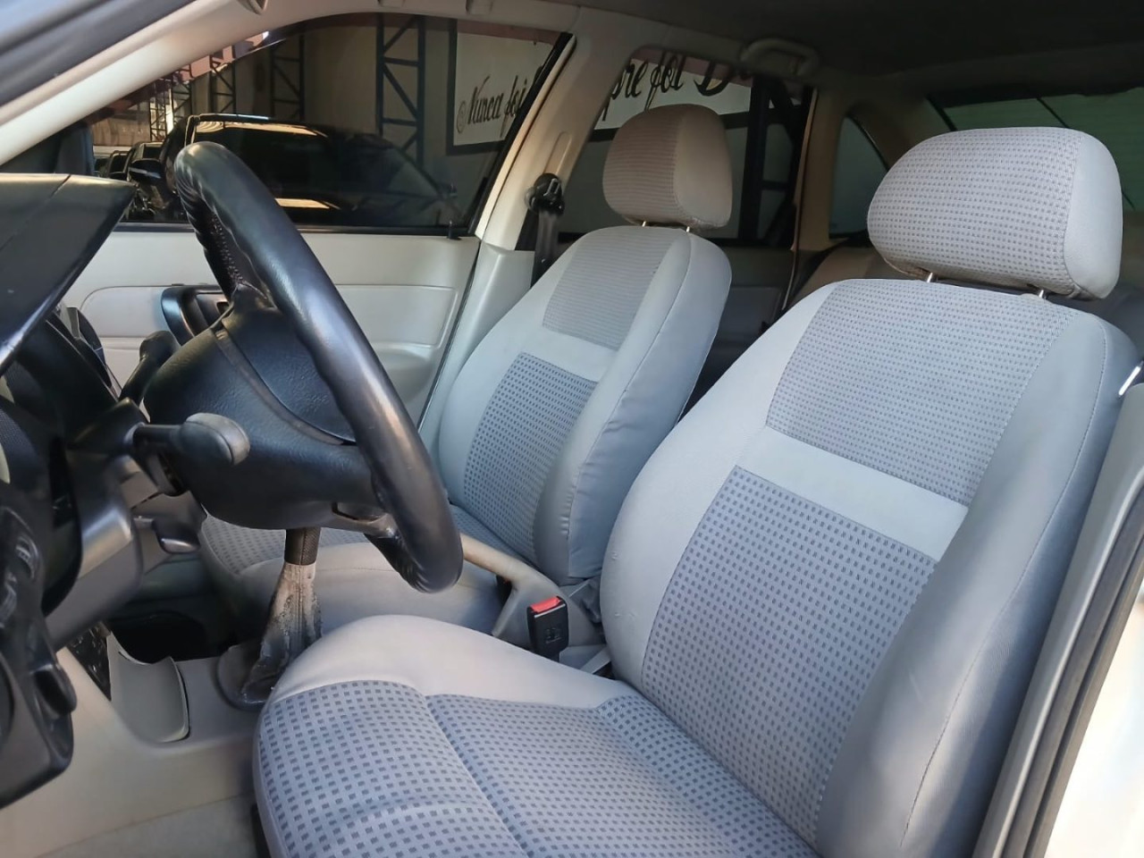 VOLKSWAGEN Polo Sedan 1.8 MI 4P CLASSIC