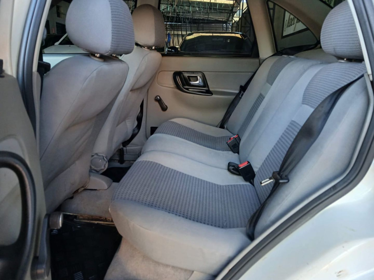 VOLKSWAGEN Polo Sedan 1.8 MI 4P CLASSIC