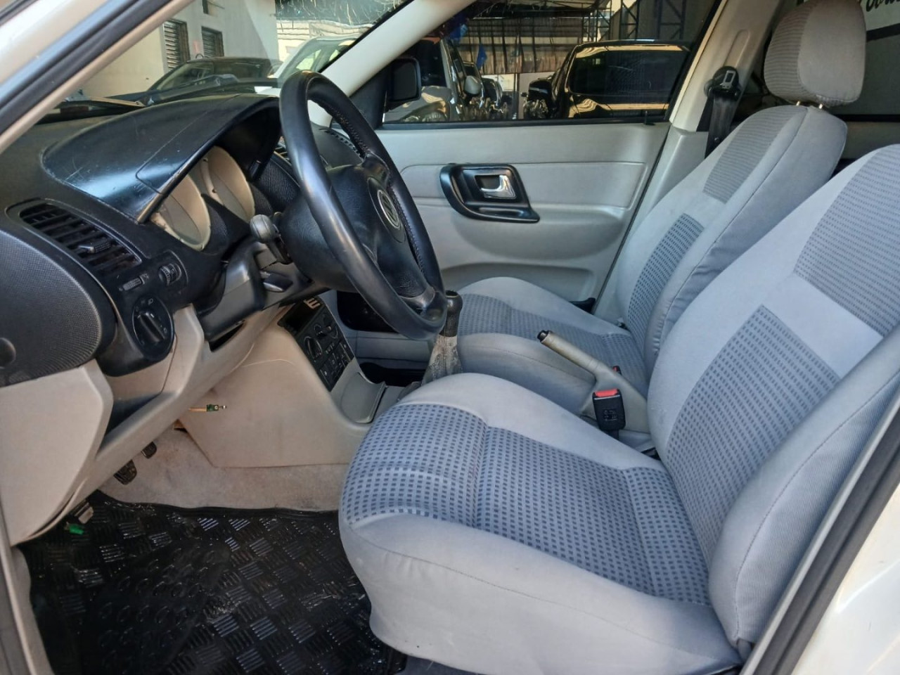 VOLKSWAGEN Polo Sedan 1.8 MI 4P CLASSIC