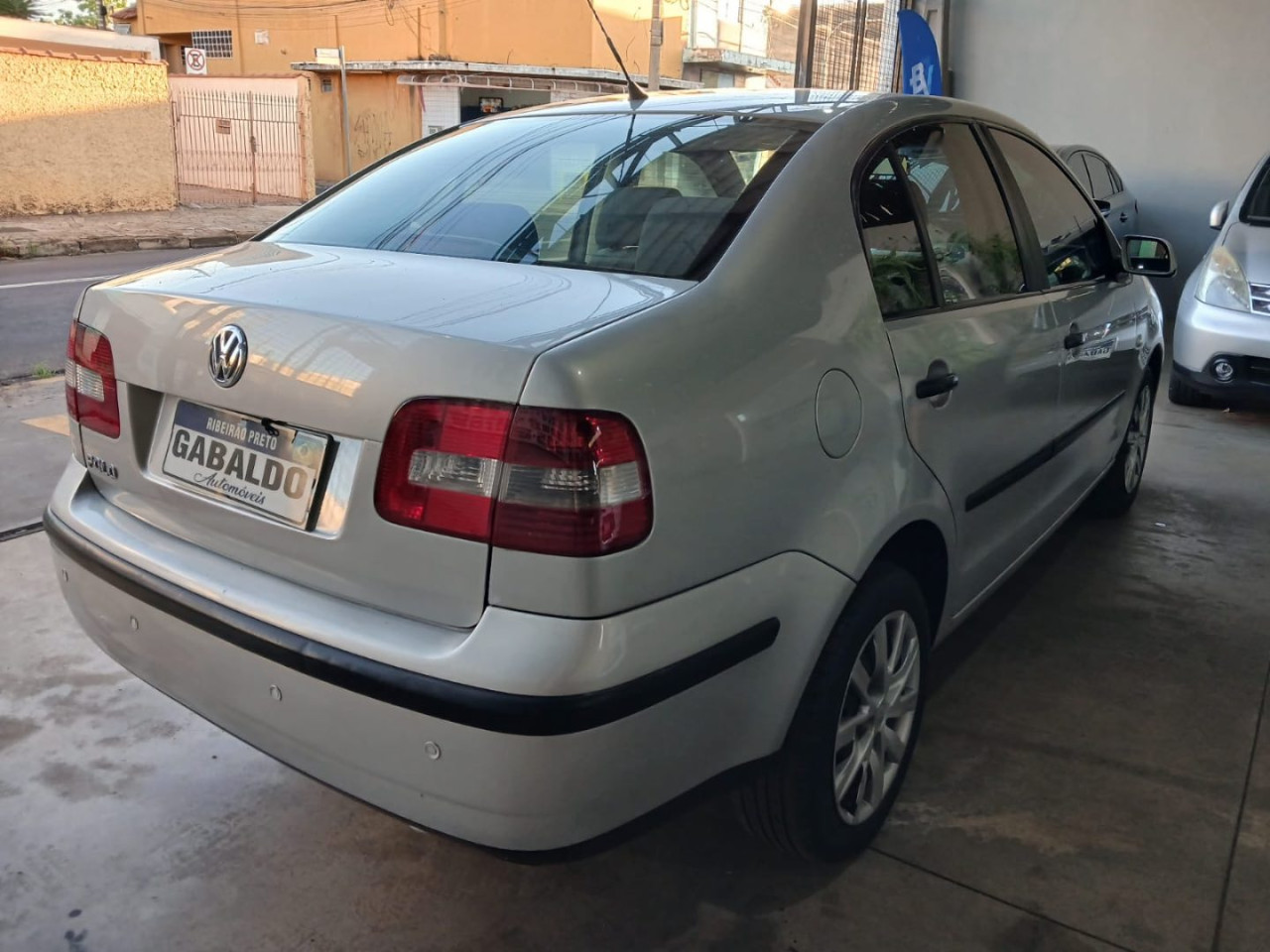 VOLKSWAGEN Polo Sedan 1.6 4P FLEX