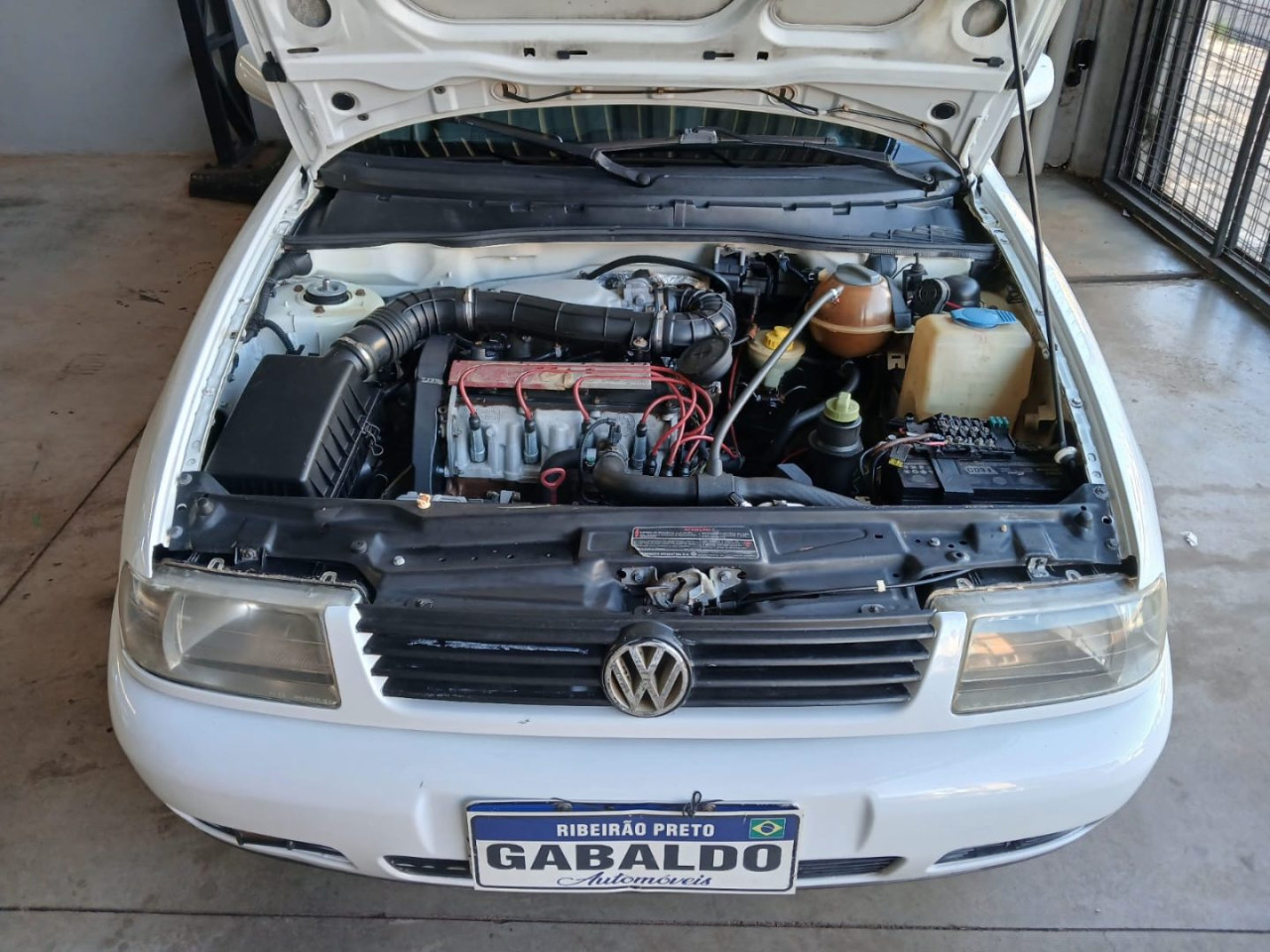 VOLKSWAGEN Polo Sedan 1.8 MI 4P CLASSIC