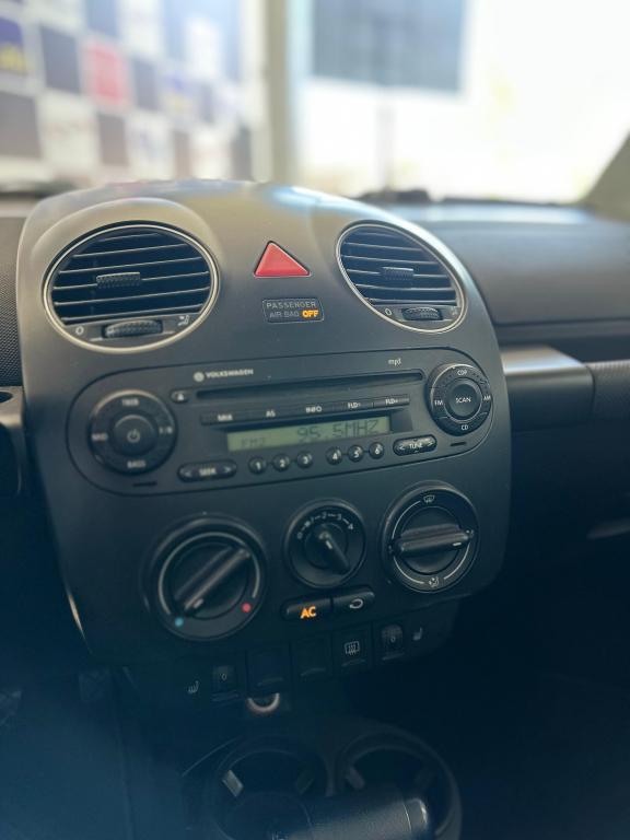VOLKSWAGEN New Beetle 2.0 MI AUTOMÁTICO