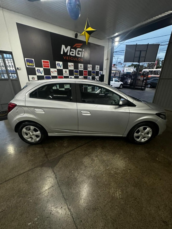 CHEVROLET Onix Hatch 1.4 4P FLEX LT