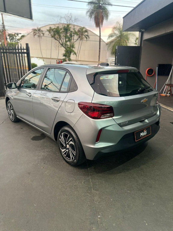 CHEVROLET Onix Hatch 1.0 4P FLEX LT2