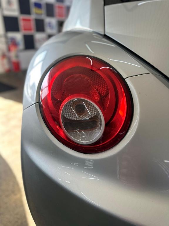 VOLKSWAGEN New Beetle 2.0 MI AUTOMÁTICO