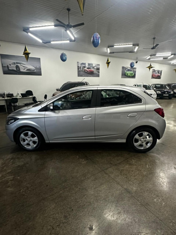 CHEVROLET Onix Hatch 1.4 4P FLEX LT