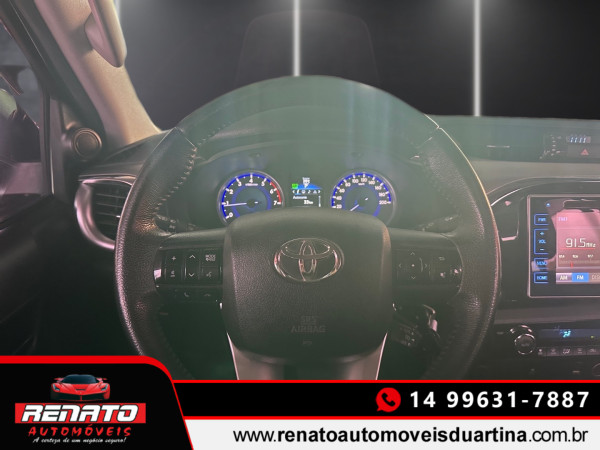 TOYOTA Hilux Caminhonete 2.7 16V 4P SRV FLEX CABINE DUPLA AUTOMÁTICO