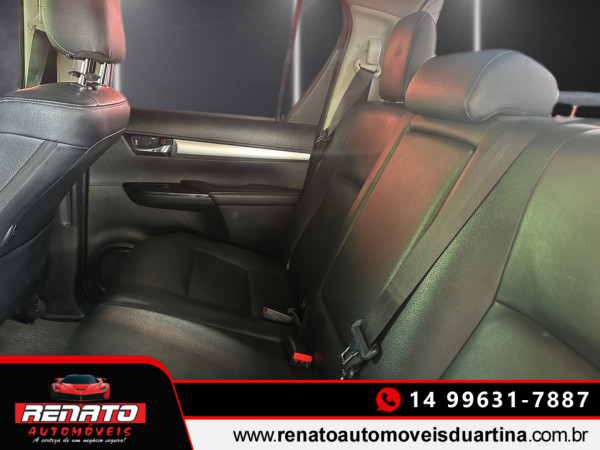 TOYOTA Hilux Caminhonete 2.7 16V 4P SRV FLEX CABINE DUPLA AUTOMÁTICO