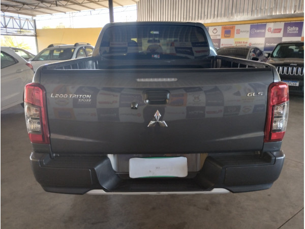 L 200 Triton 2.4 16V SPORT GLS CABINE DUPLA TURBO DIESEL AUTOMÁTICO