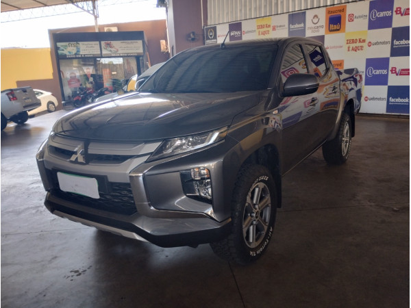 L 200 Triton 2.4 16V SPORT GLS CABINE DUPLA TURBO DIESEL AUTOMÁTICO