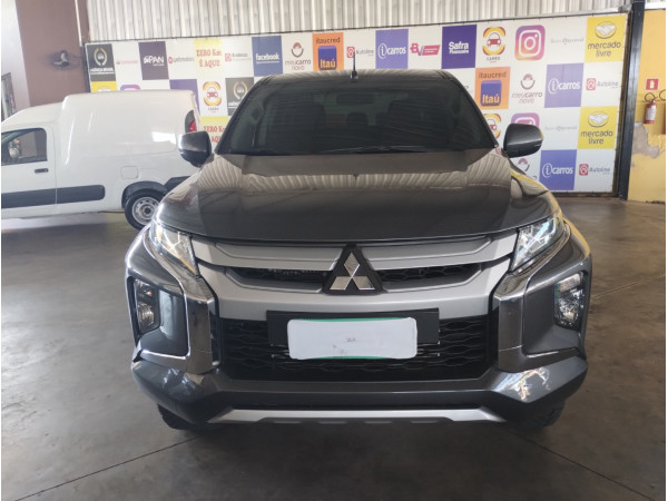 L 200 Triton 2.4 16V SPORT GLS CABINE DUPLA TURBO DIESEL AUTOMÁTICO