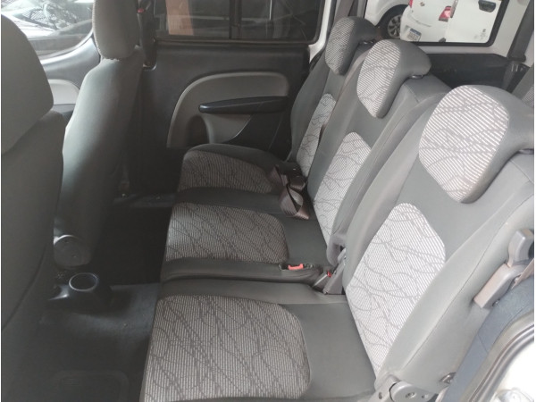 Doblo 1.8 16V 4P FLEX ESSENCE 7 LUGARES