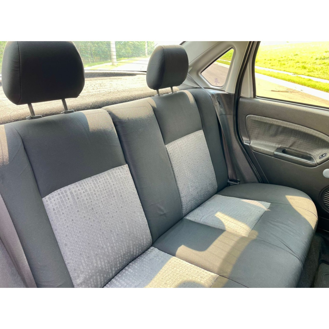 FORD Fiesta Sedan 1.6 4P FLEX