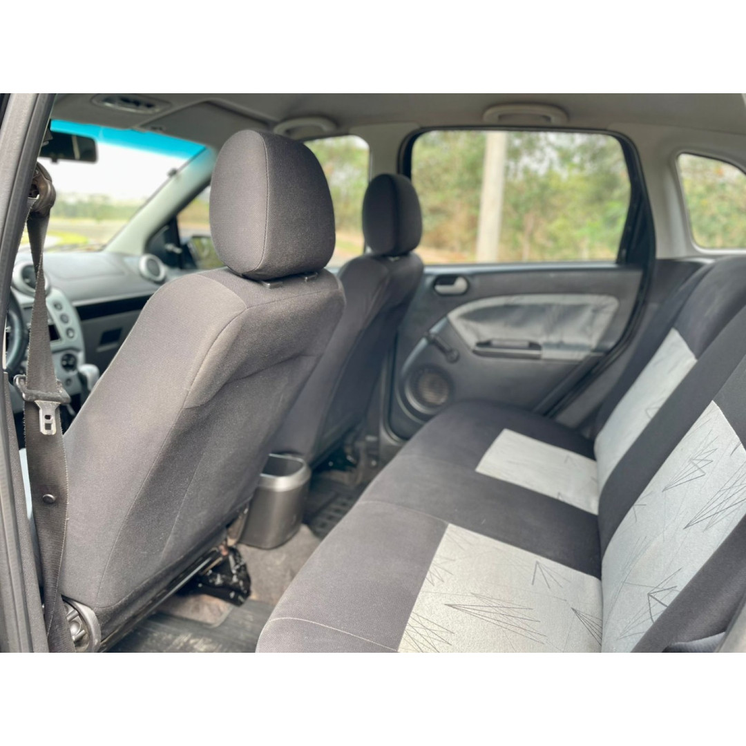 FORD Fiesta Hatch 1.6 4P FLEX FORD Fiesta Hatch 1.6 4P FLEX