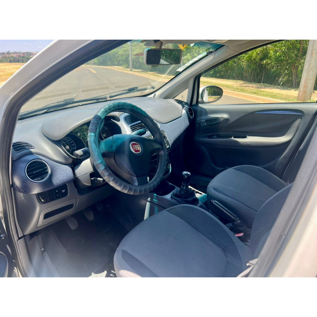 FIAT Punto 1.4 4P ATTRACTIVE FLEX