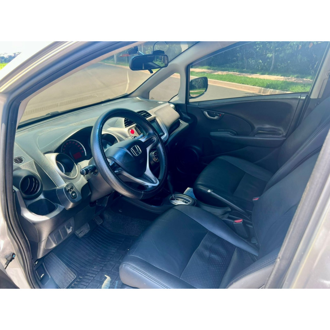 HONDA Fit 1.4 4P LX AUTOMÁTICO
