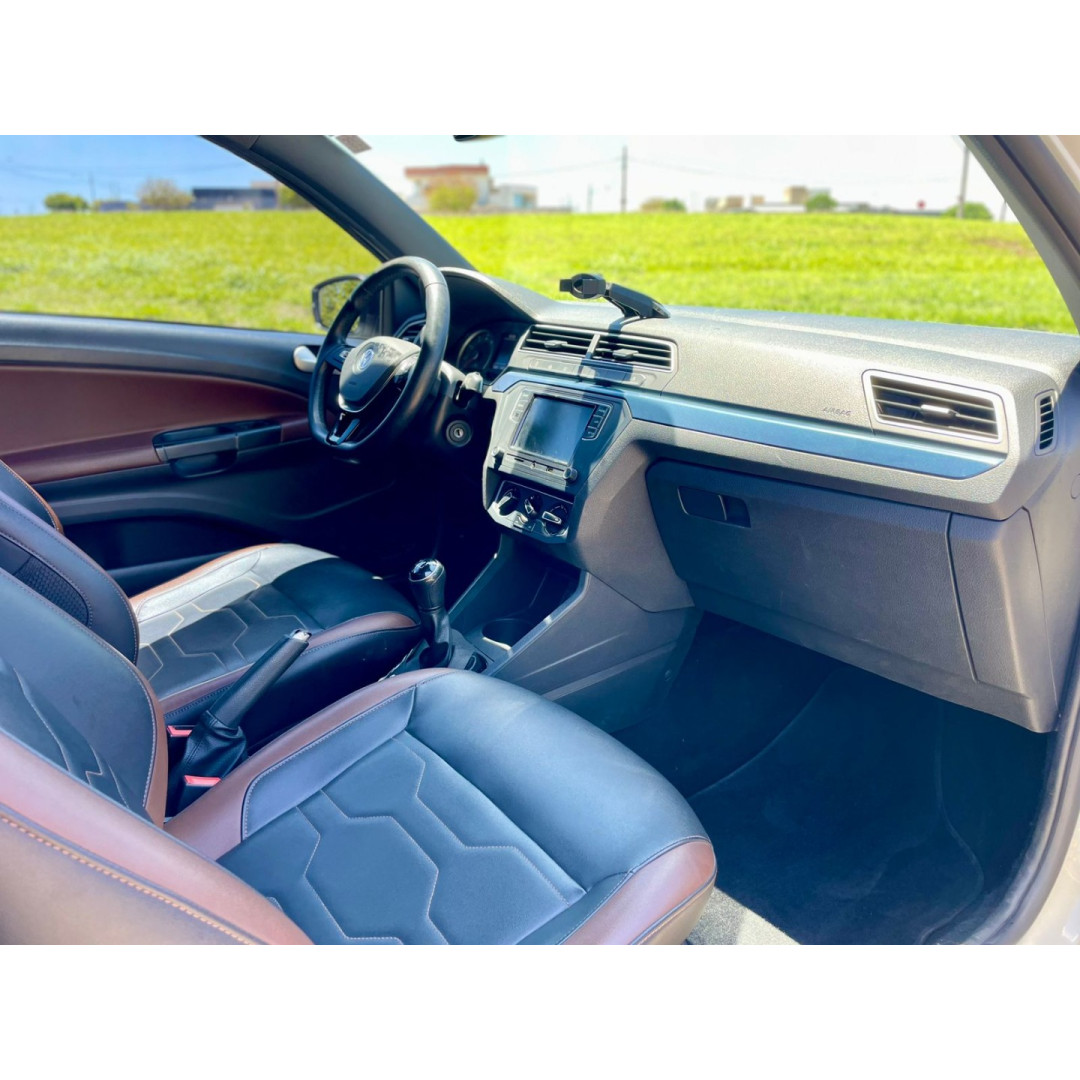 VOLKSWAGEN Saveiro 1.6 G7 CABINE DUPLA CROSS FLEX