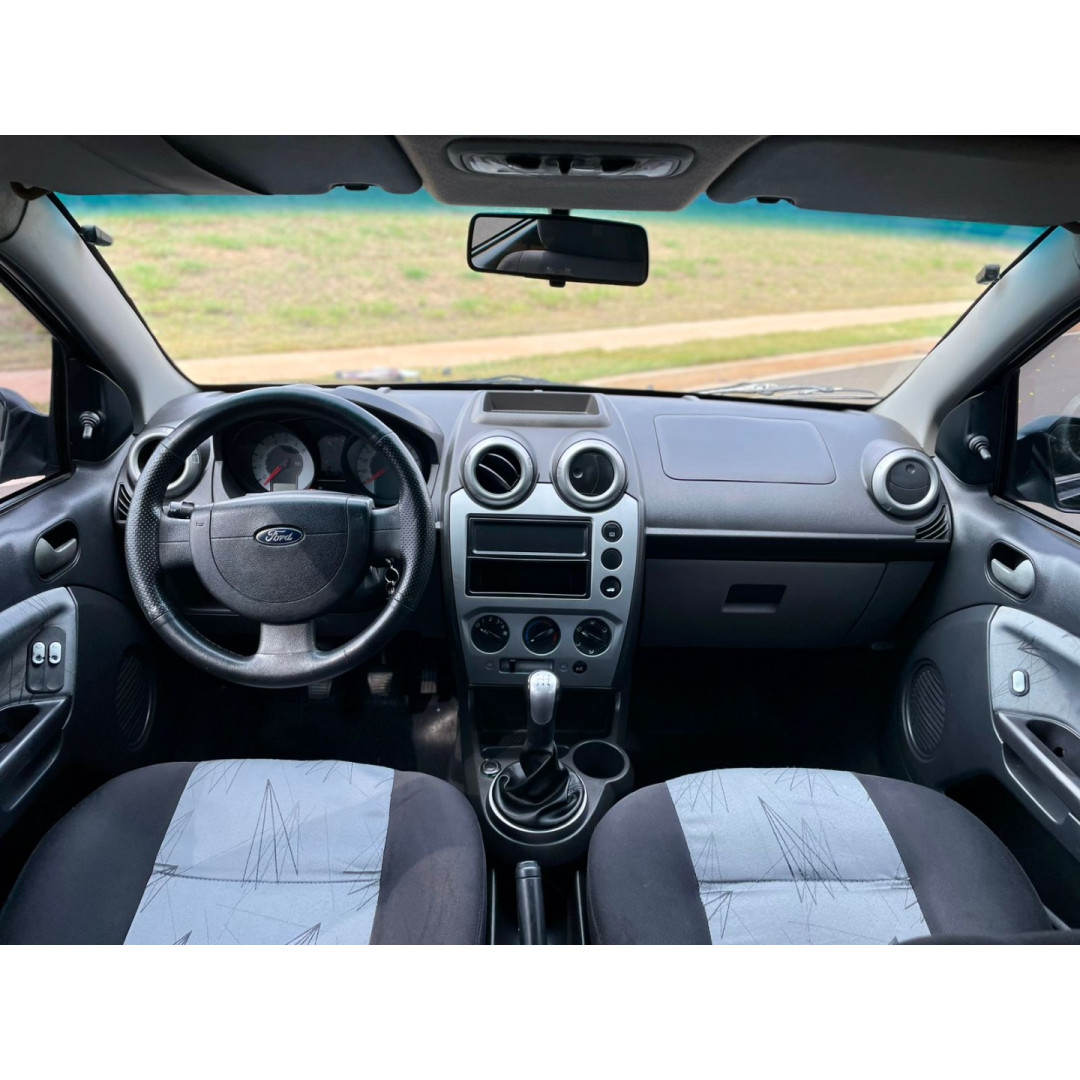 FORD Fiesta Hatch 1.6 4P FLEX FORD Fiesta Hatch 1.6 4P FLEX