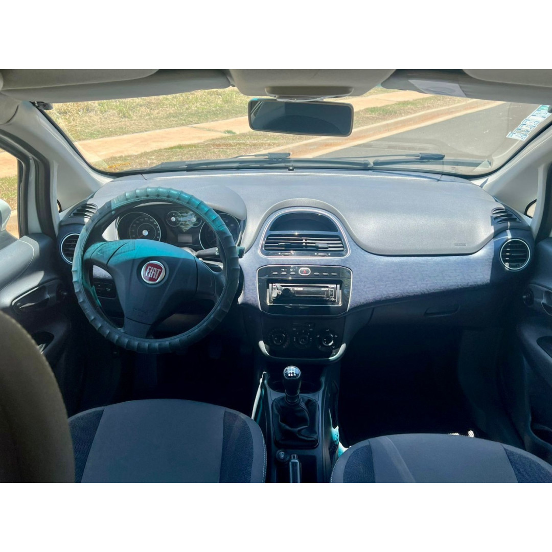 FIAT Punto 1.4 4P ATTRACTIVE FLEX