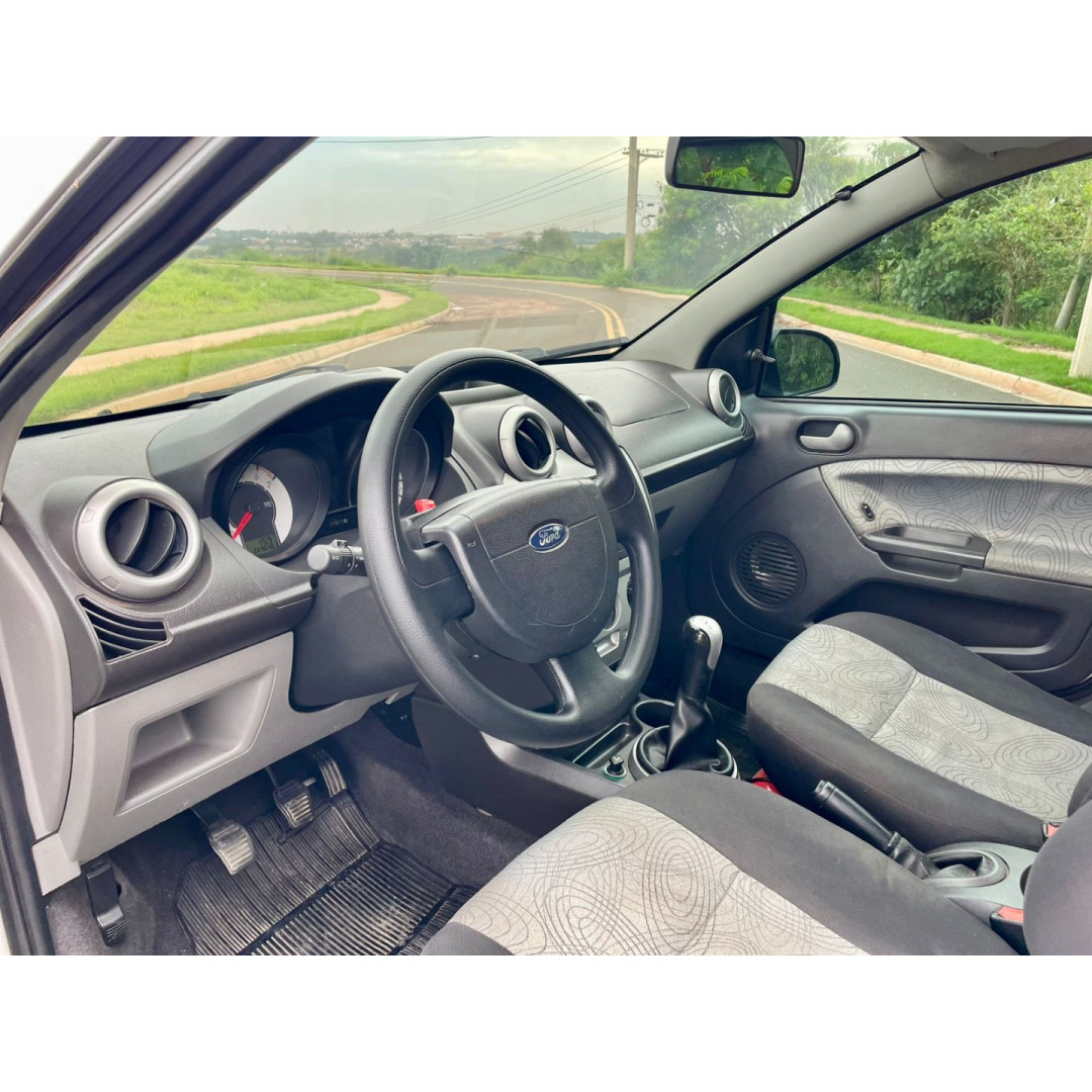 FORD Fiesta Sedan 1.6 4P FLEX