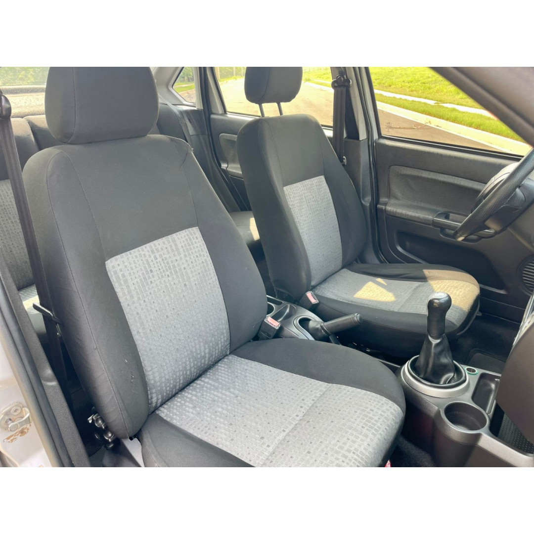 FORD Fiesta Sedan 1.6 4P FLEX