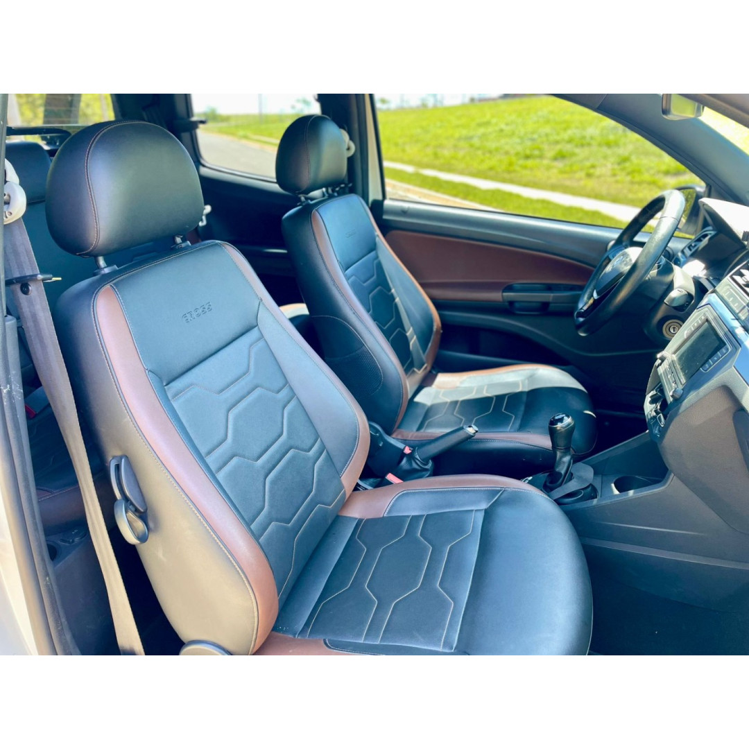 VOLKSWAGEN Saveiro 1.6 G7 CABINE DUPLA CROSS FLEX